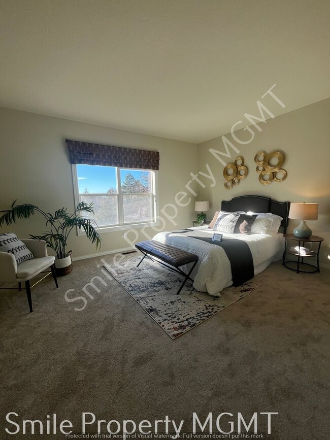 Building Photo - single house