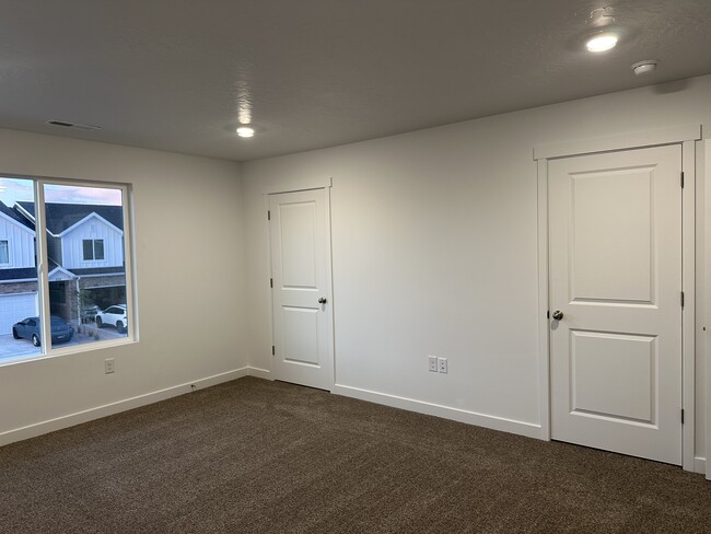 Master Room Closets - 1157 W Hidden Spring Dr