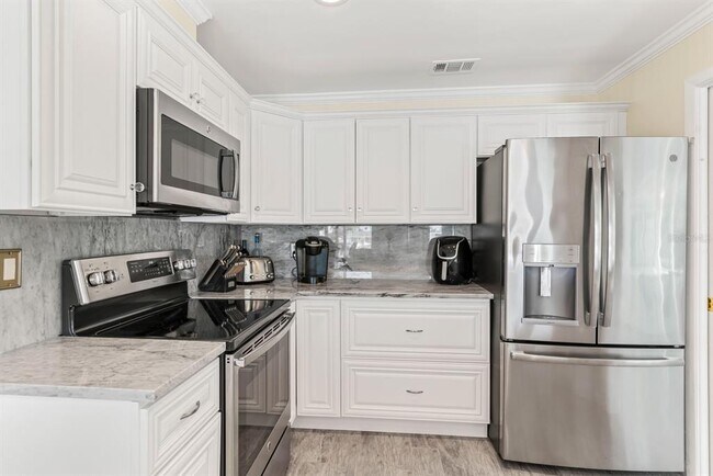 Building Photo - 11240 7th St E