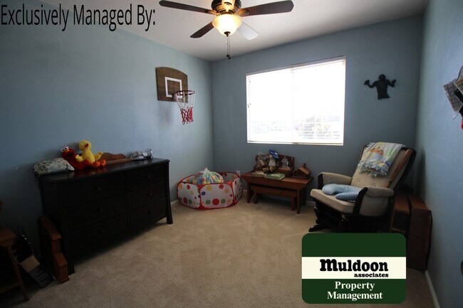 Building Photo - Beautiful 3 bedroom home that includes a f...