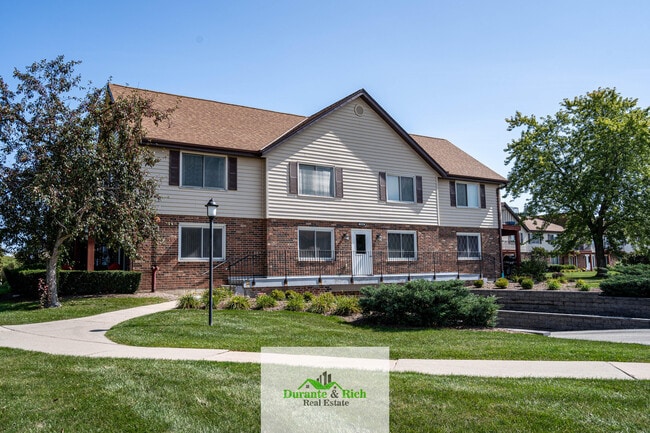 Primary Photo - 10640 N Ivy Ct