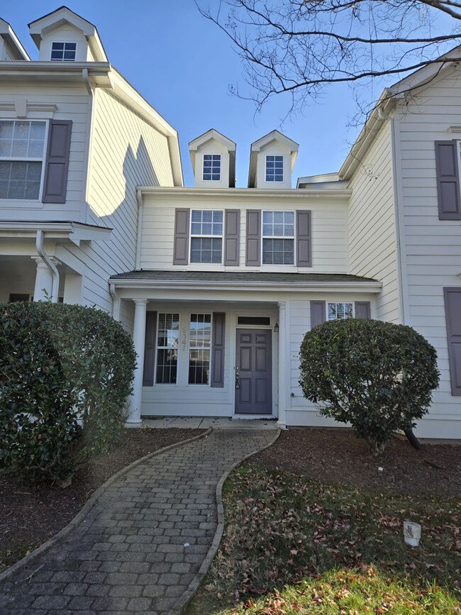 Primary Photo - LOCATION!! LOCATION!! fabulous town home i...