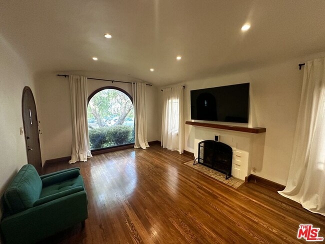 Building Photo - 2012 Manning Ave