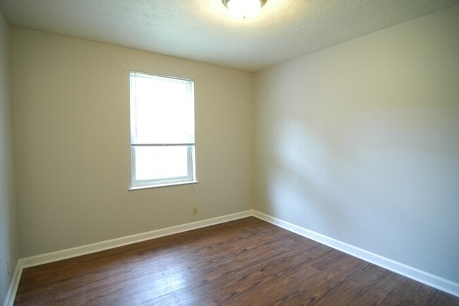 Building Photo - 2 Bedroom Inglewood Duplex!