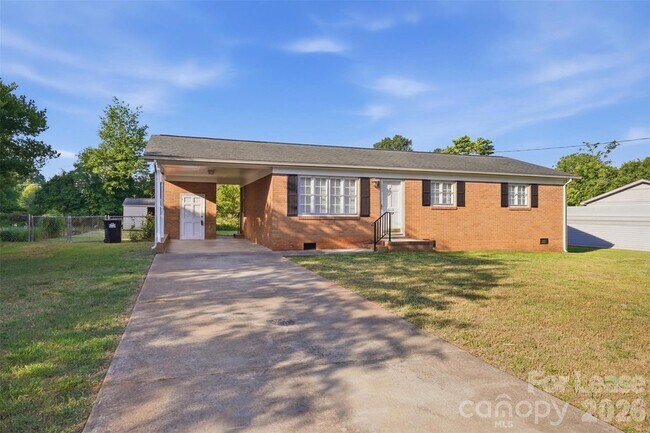 Building Photo - 1019 Carmel Dr