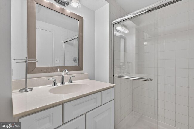 Building Photo - 6905 Stonewood Ct