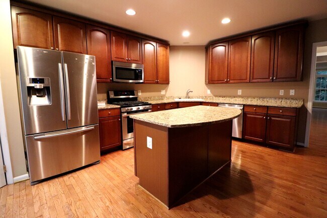 Building Photo - 4635 Battenburg Ln