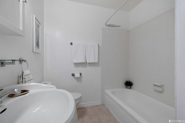 Building Photo - 1089 De Haro St