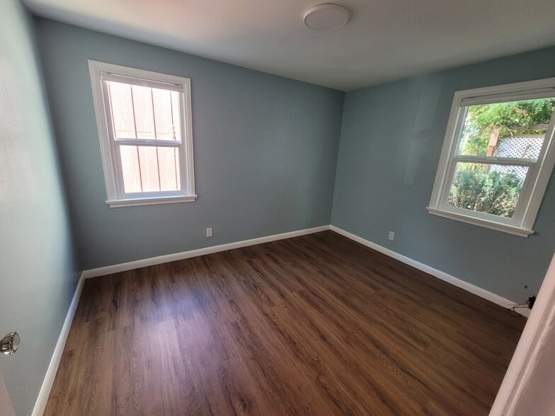 Bedroom - 4424 42nd Ave SW