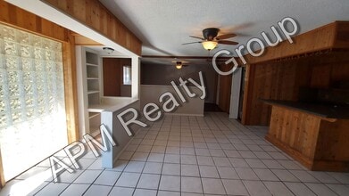 Building Photo - Studio apartment in Rosewood