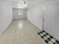 Building Photo - 101 Seminole St