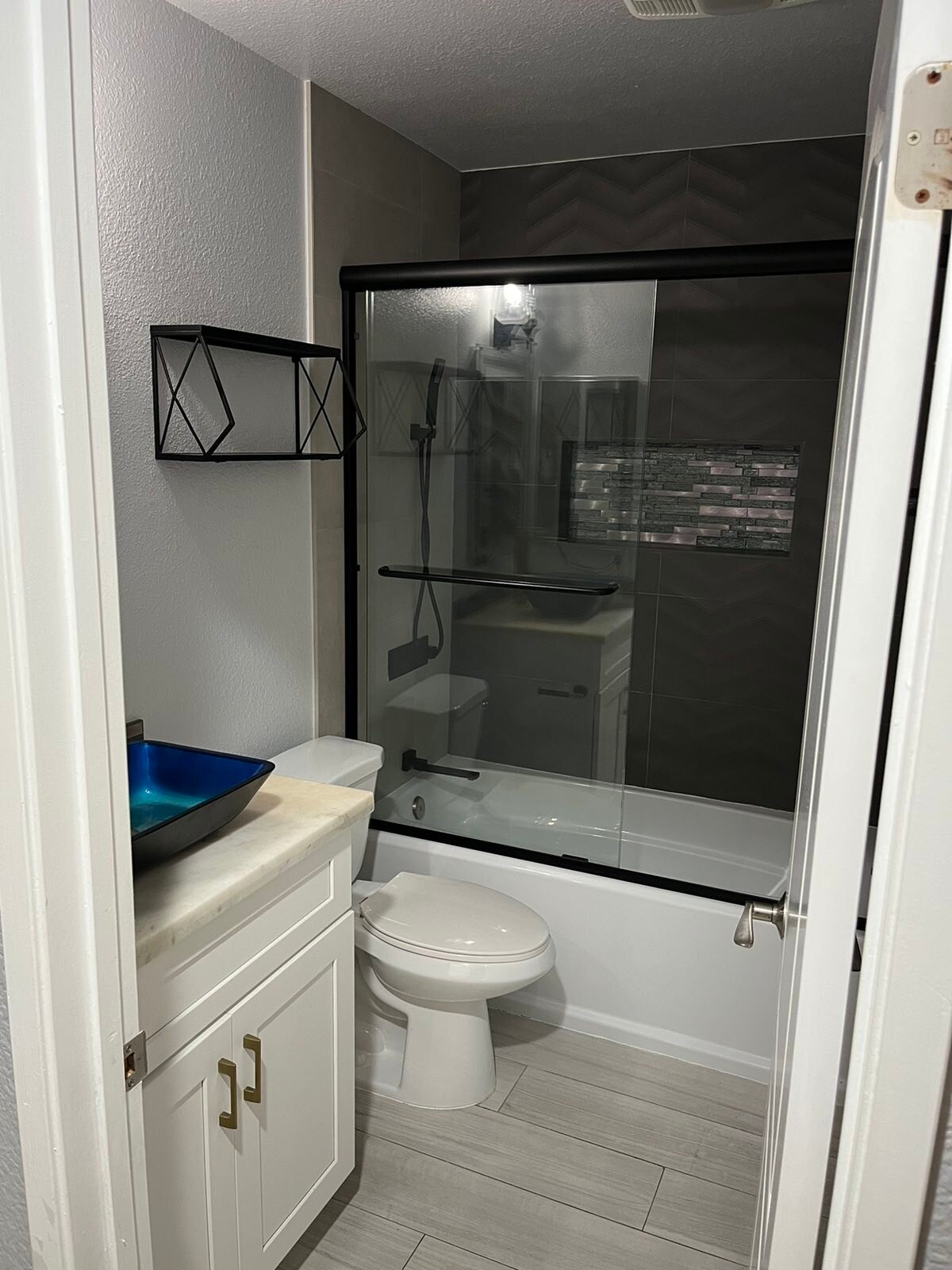 Building Photo - 10808 Aderman Ave