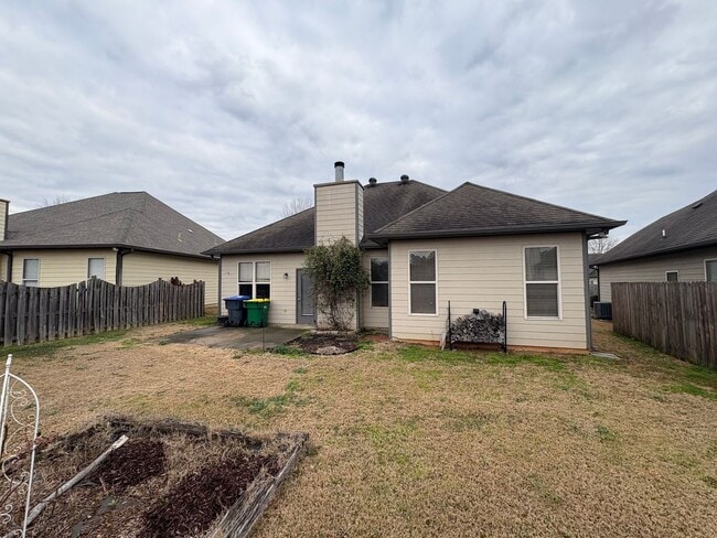 Building Photo - For rent