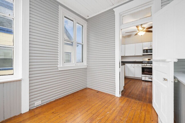 Building Photo - 230 N Balph Ave