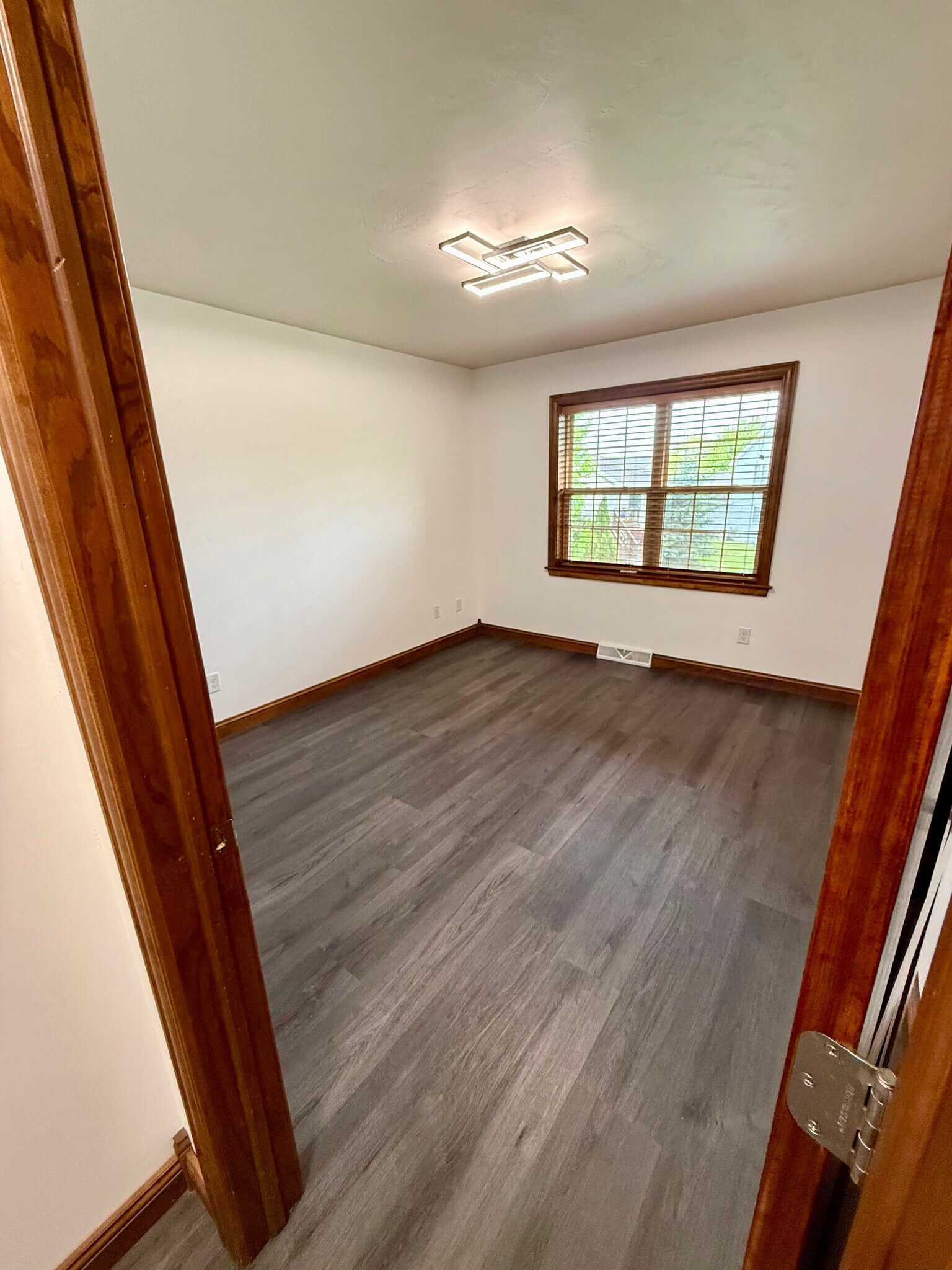 Building Photo - 707 Edge Point Ct
