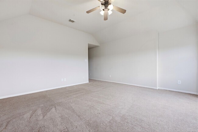 Building Photo - 21811 Honeysuckle Grove Ln