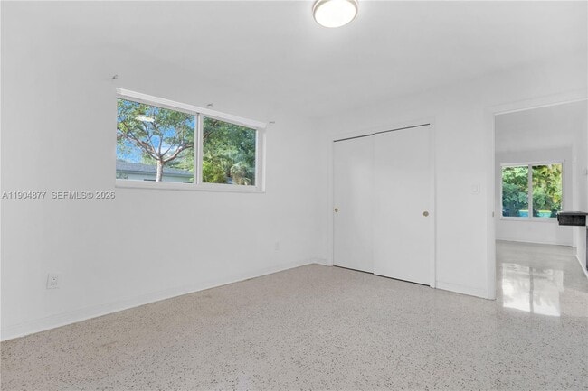 Building Photo - 2931 SW 39th Ave