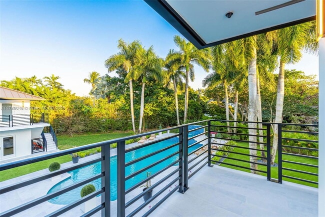 Building Photo - Southwest 130th Terrace, Miami, FL 33156 -...