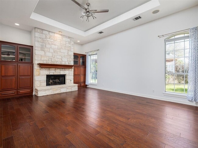 Building Photo - 9805 Big View Dr