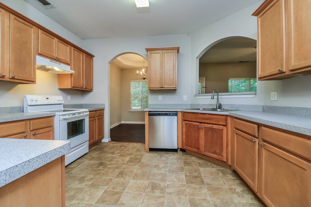 Building Photo - 204 Ranier Ct.