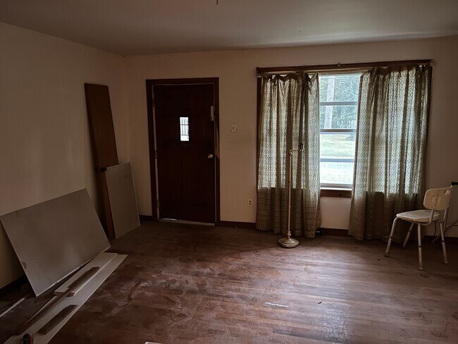 Building Photo - 2750 Gill Rd