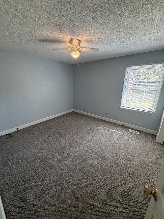 Building Photo - 1011 Brownlea Dr