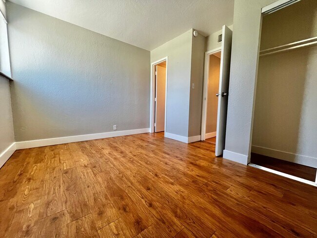 Building Photo - NShields632 (KC-LN-KB)