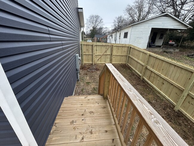 Building Photo - 1217 Dodd St