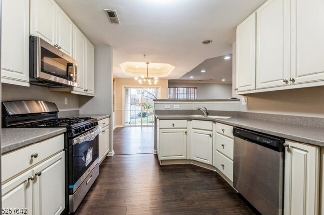 Building Photo - 101 Taft Ln