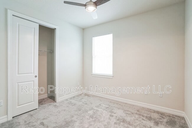 Building Photo - 2132 Live Oak Lake Rd