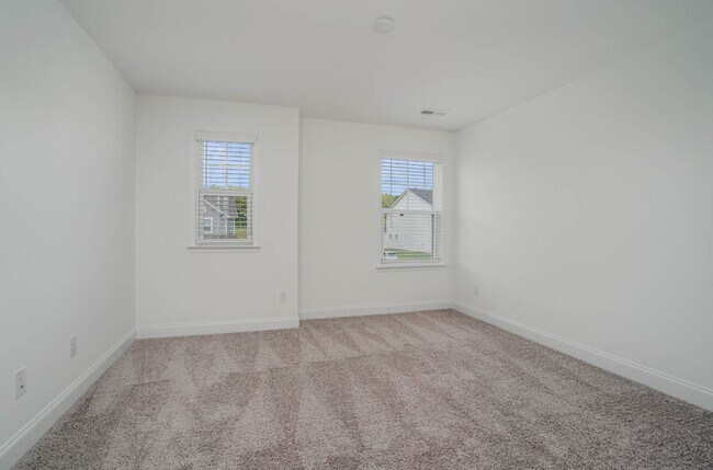 Building Photo - 19225 Yellow Birch Dr
