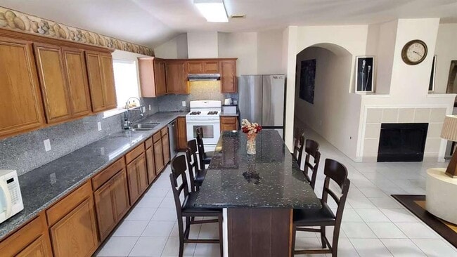Building Photo - 2019 Bluffton Ln
