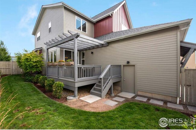 Building Photo - STUNNING 2 STORY SMART HOME IN LOUISVILLE