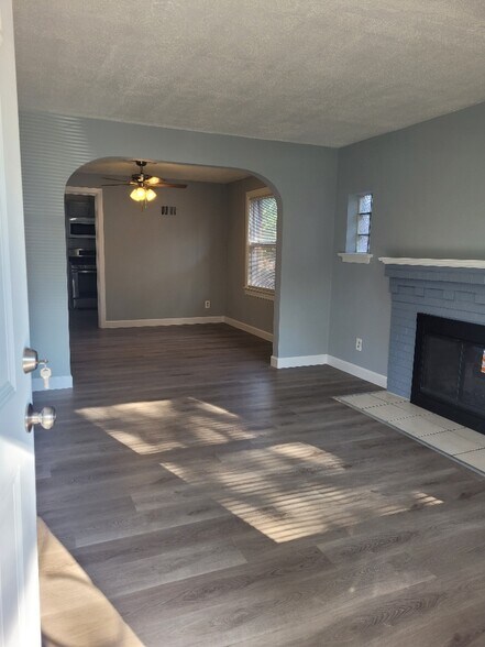 Building Photo - 1310 Sheridan Dr