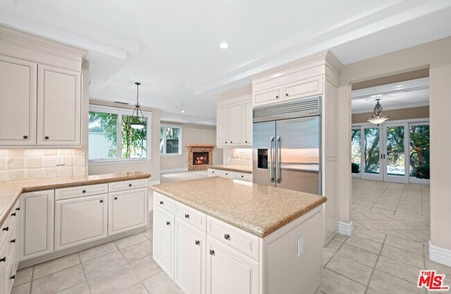 Building Photo - 11221 Briarcliff Ln