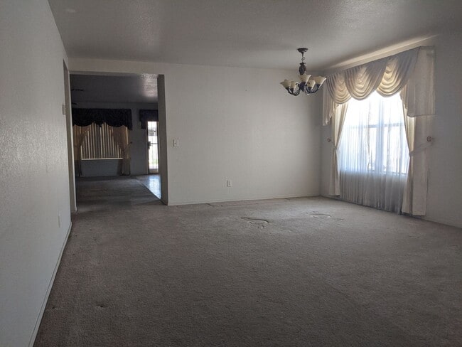 Building Photo - Midvale Rental
