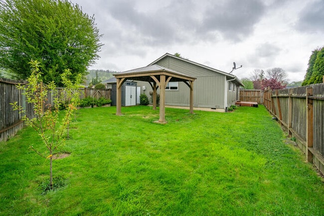 Building Photo - BEAUTIFUL THREE BEDROOM RANCH IN WEST LONGVIEW