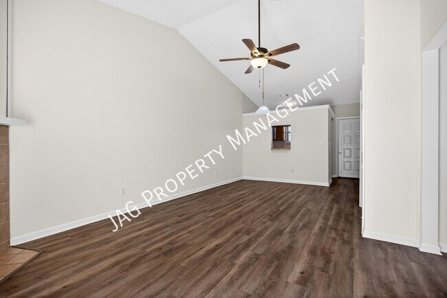 Building Photo - 1234 Montecello Dr