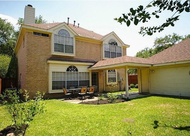 Building Photo - 14218 Swallowfield Dr