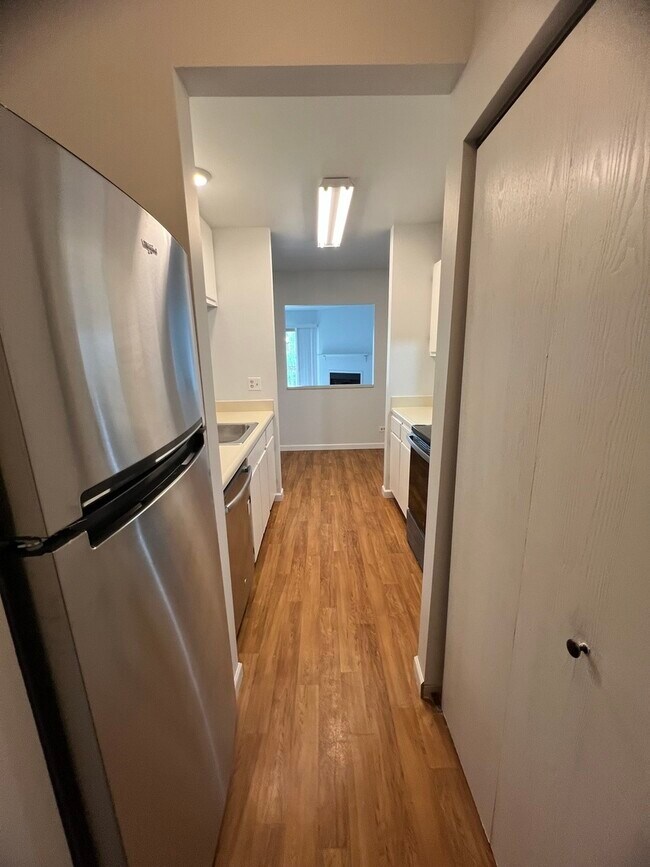 Building Photo - 125 Glengarry Dr