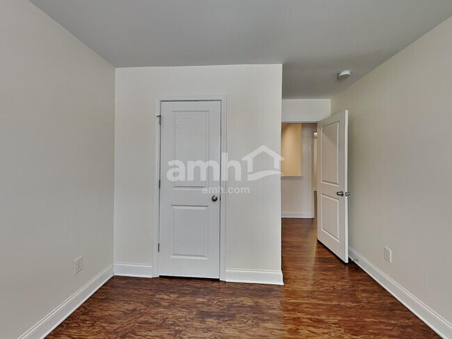 Building Photo - 1425 Arbor Pl Dr