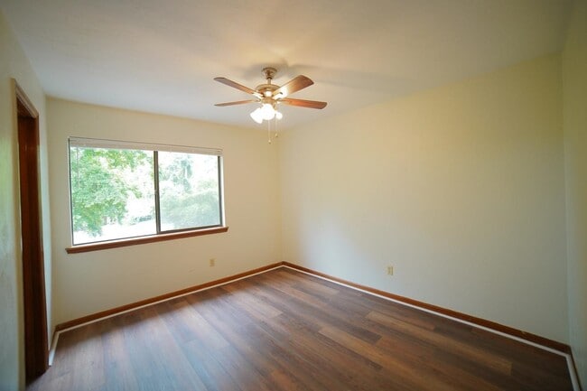 Building Photo - 1820 Nicklaus Dr