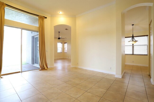Building Photo - 7458 Via Luria