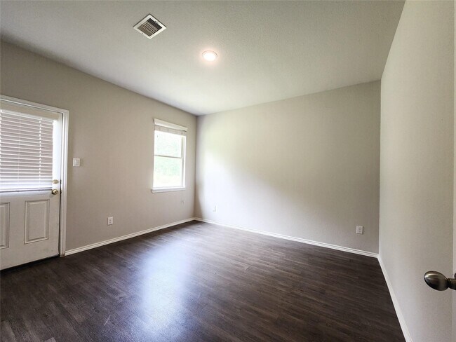 Building Photo - 26471 Joy Village Dr