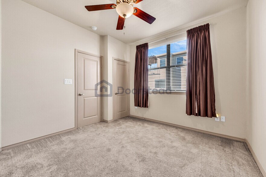 Building Photo - 1207 Beaconsfield Ln
