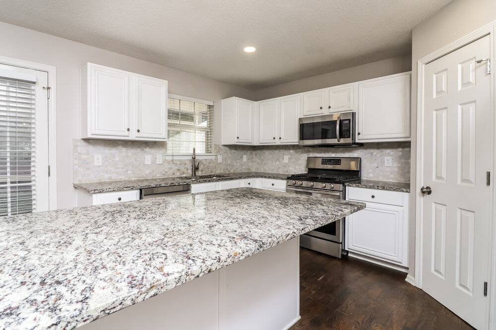 Building Photo - 665 Tomahawk Pl SW