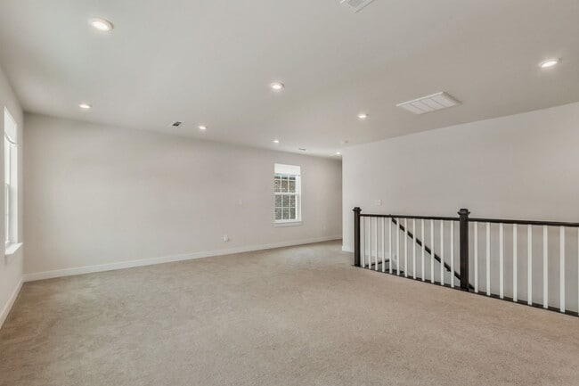 Building Photo - 302 Finnegan Ct