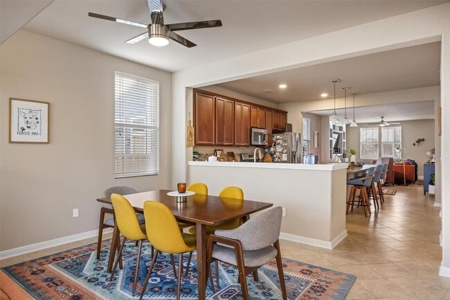 Building Photo - 1117 Nevarez