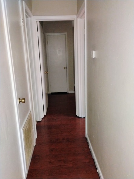 Building Photo - 1754 Cedar Lake Dr