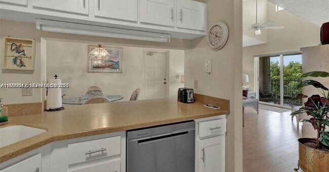 Building Photo - 4484 NE Ocean Blvd